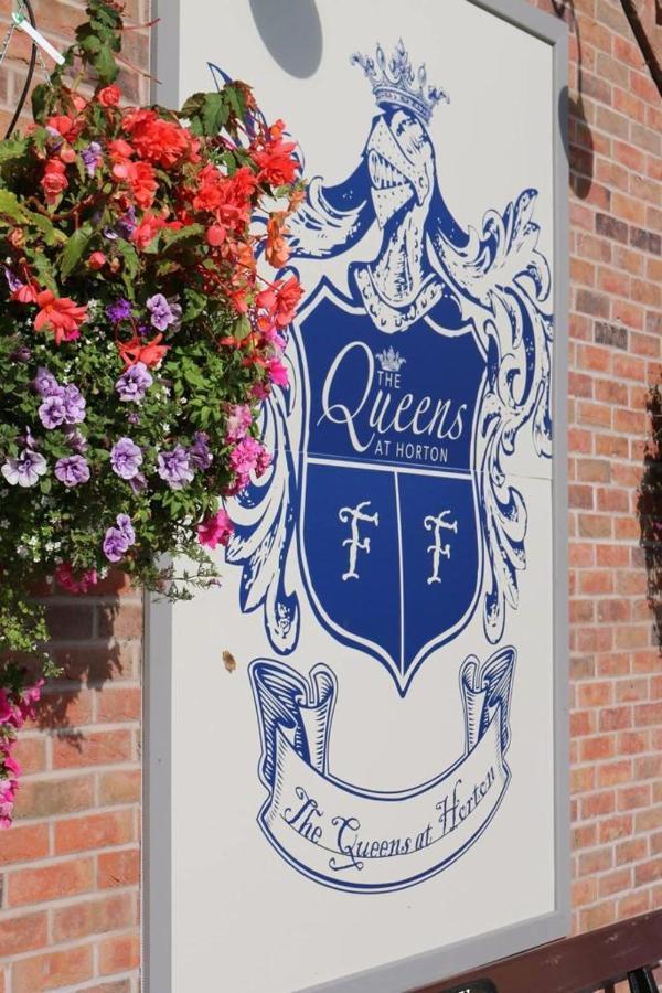 The Queens At Horton テルフォード エクステリア 写真